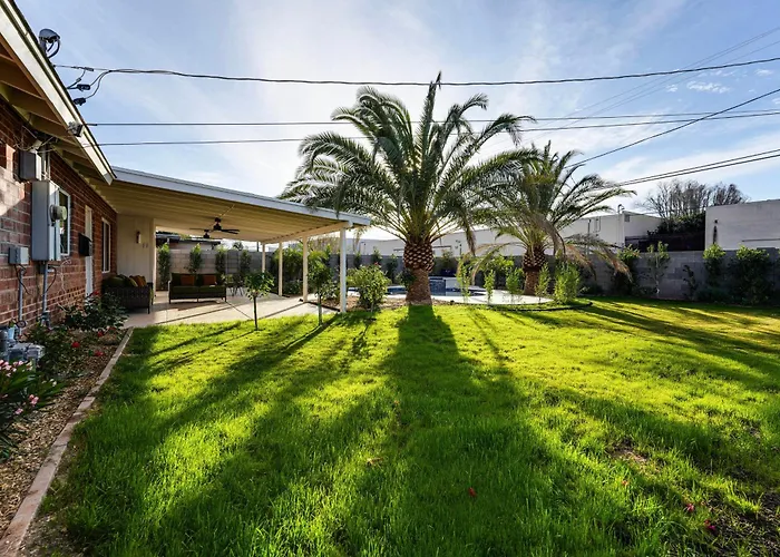 Shop, Swim & Explore: Updated Home! * Phoenix